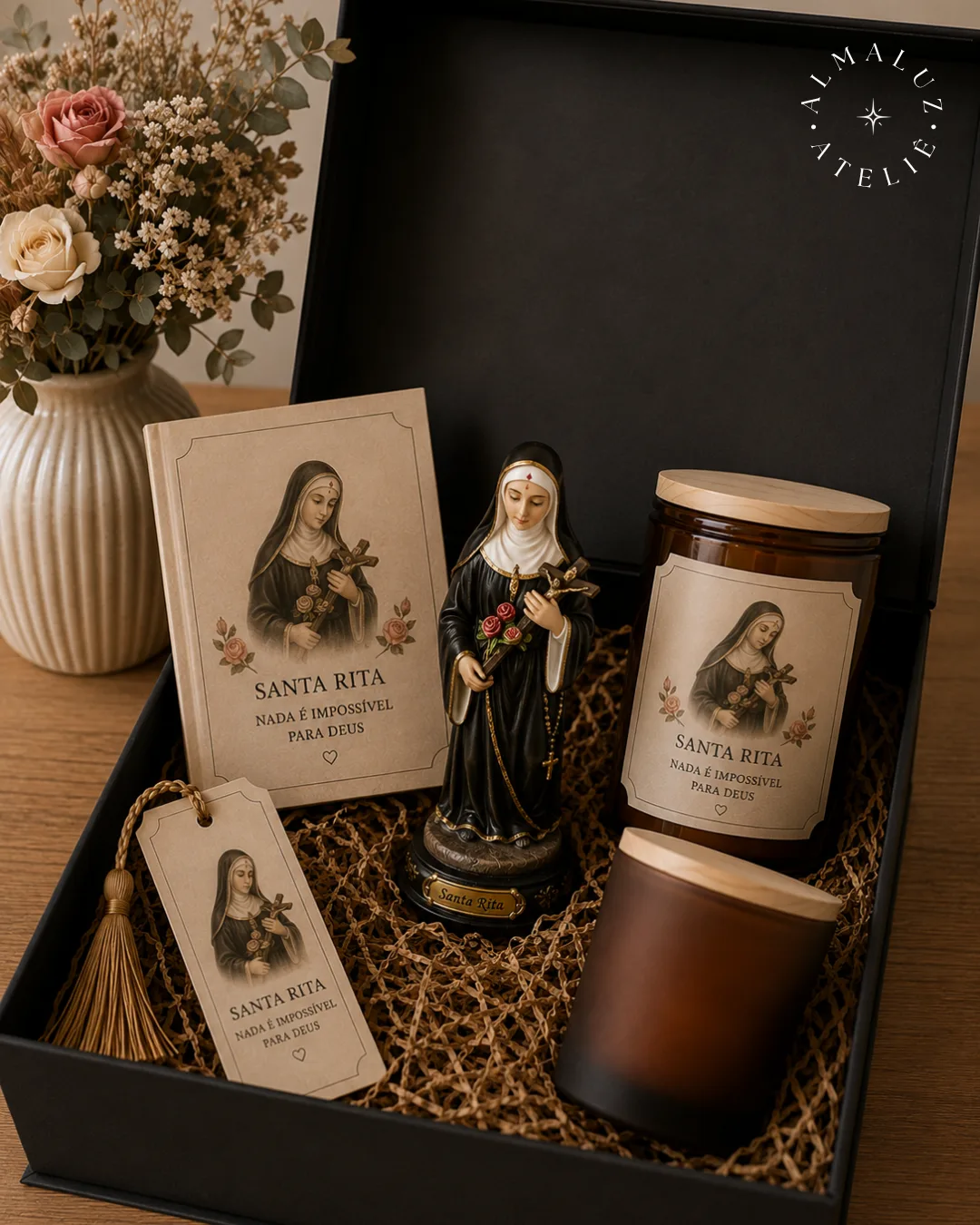 Kit presente AlmaLuz da coleção Santa Rita: vela, imagem e card de oração